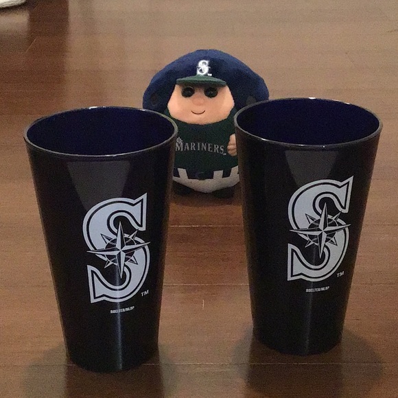 2 Blue Plastic Seattle Mariner Baseball Cups - Picture 2 of 3